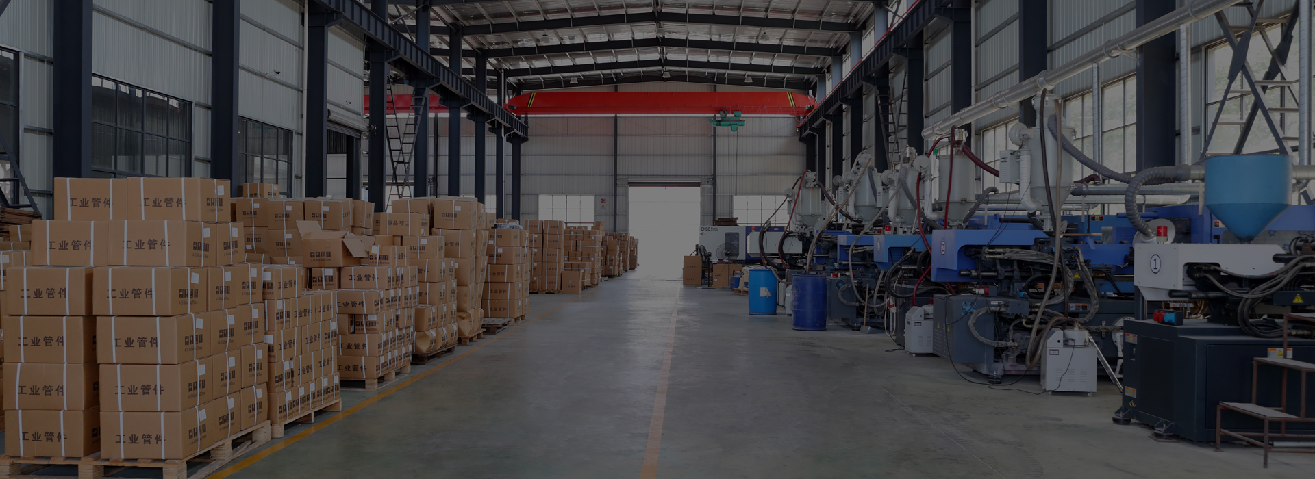 深圳南艺管业PVC化工管道管件生产车间